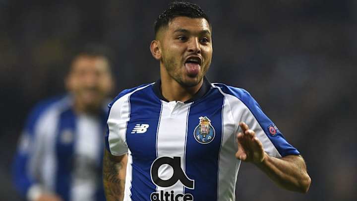 #OnFire | El golazo del "Tecatito" Corona que pone al Porto en octavos de la Champions League #OnFire | El golazo del "Tecatito" Corona que pone al Porto en octavos de la Champions League