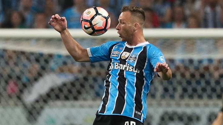 Report: Barcelona Makes First Formal Bid for Gremio Star Arthur Report: Barcelona Makes First Formal Bid for Gremio Star Arthur