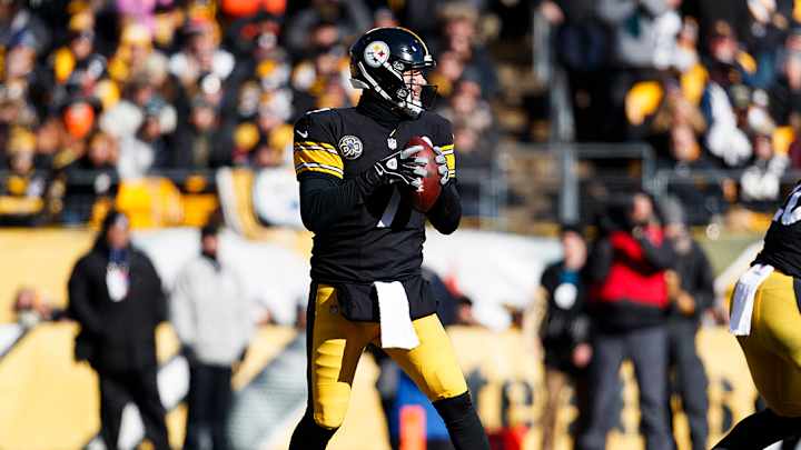 Steelers' Ben Roethlisberger in Concussion Protocol After Getting Hit at Practice Steelers' Ben Roethlisberger in Concussion Protocol After Getting Hit at Practice