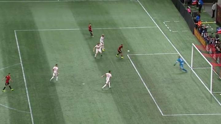 ¡GOLAZO! Josef Martínez baja de pecho el balón y define con frialdad para el primer gol de Atlanta