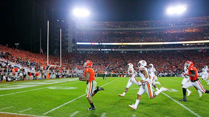 How to Watch UMass vs. Georgia: Live Stream, TV Channel, Game Time