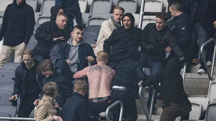 NUNCA ANTES VISTO | Pelea entre barra bravas termina con abrazos y felicitaciones