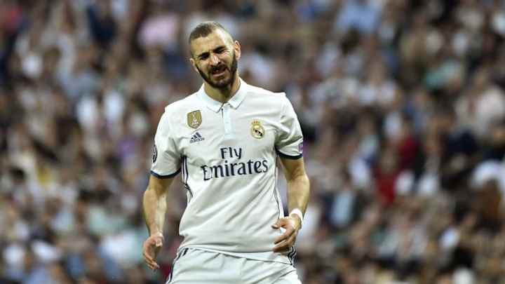 Bizarre Row Erupts on Twitter Over Journalist's Claim Karim Benzema Met With AC Milan Officials Bizarre Row Erupts on Twitter Over Journalist's Claim Karim Benzema Met With AC Milan Officials