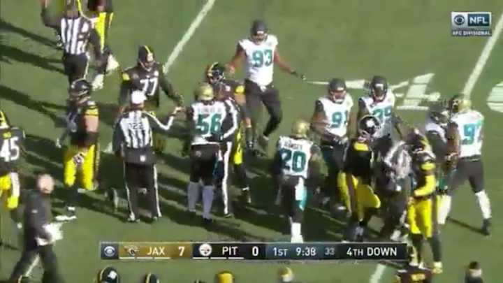 Watch: Steelers Center Maurkice Pouncey Pushes An Official But Does Not Get Ejected