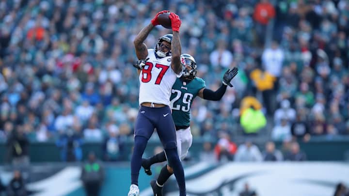 Texans WR Demaryius Thomas Carted Off vs. Eagles With Achilles Injury