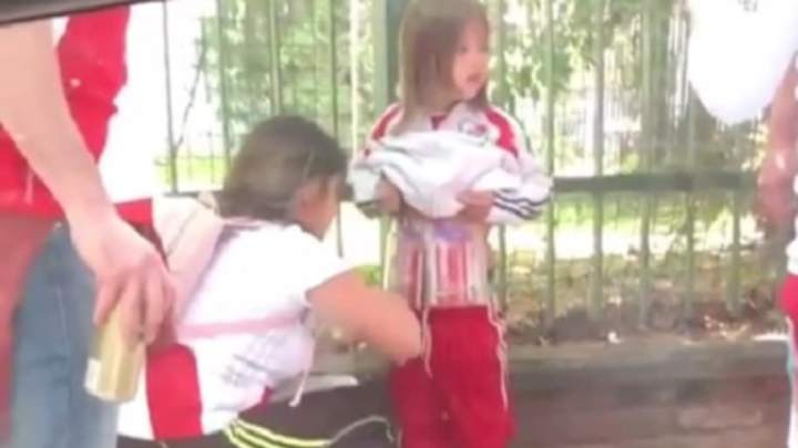 Detuvieron a la mujer que le pegó bengalas al cuerpo de una nena Detuvieron a la mujer que le pegó bengalas al cuerpo de una nena