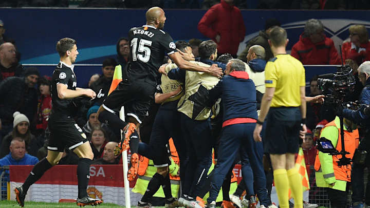 La polémica celebración del Sevilla tras su pase a cuartos que no ha sentado bien en el Betis La polémica celebración del Sevilla tras su pase a cuartos que no ha sentado bien en el Betis