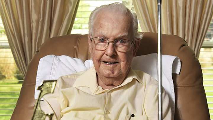 93-Year-Old Makes First Hole-In-One in 65 Years of Golfing