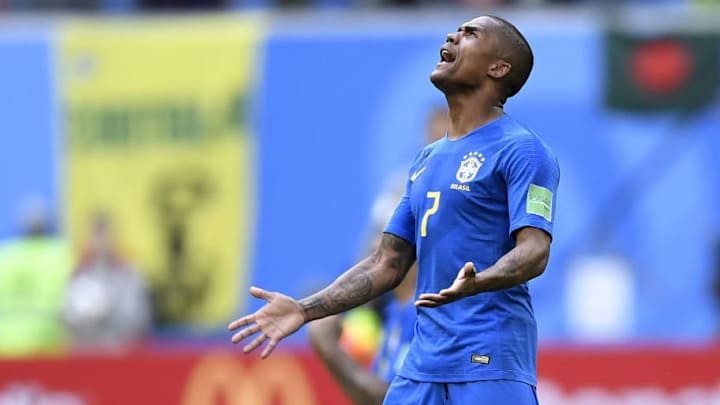 Douglas Costa Will Not Travel With Brazil Ahead of Serbia Game Following Thigh Injury