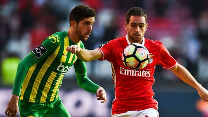 Report: Arsenal, Manchester United Duel for Benfica's Andrija Zivkovic Report: Arsenal, Manchester United Duel for Benfica's Andrija Zivkovic