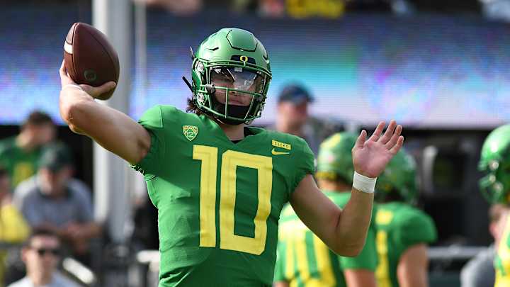 Redbox Bowl Betting Preview: Can Defense Keep Michigan State in the Game vs. Oregon?