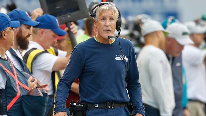 Pete Carroll Doesn't See Anti-Russell Wilson Sentiment in Seahawks Locker Room