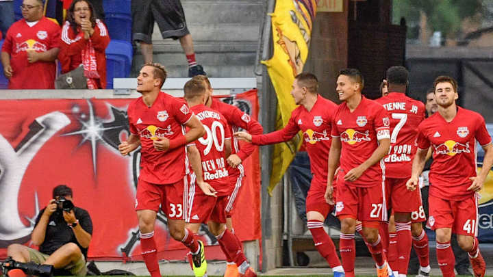 SOLIDARIOS: Original campaña de los Red Bulls para apoyar la lucha contra el cáncer infantil SOLIDARIOS: Original campaña de los Red Bulls para apoyar la lucha contra el cáncer infantil