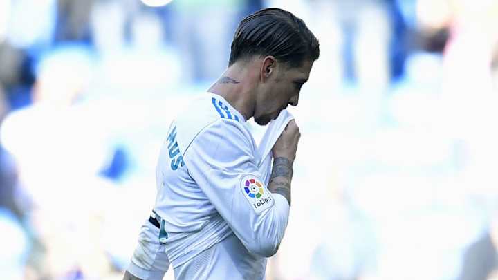 Twitter estalla con el sorprendente 'look' de Sergio Ramos en la derrota del Real Madrid