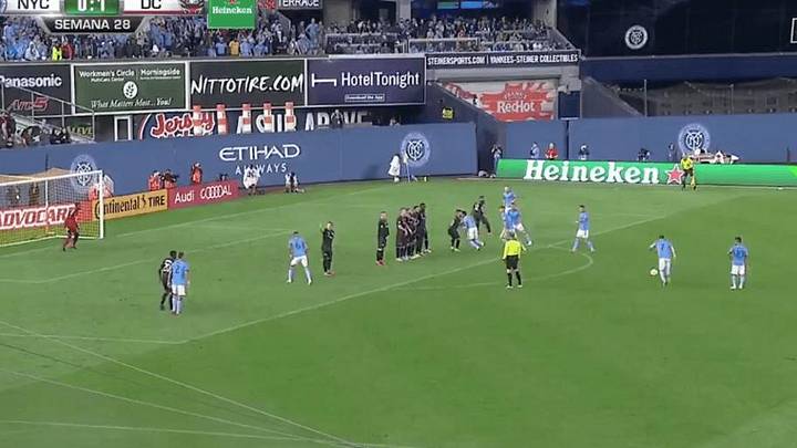 BÁRBARO: David Villa evitó la derrota de su equipo con este golazo BÁRBARO: David Villa evitó la derrota de su equipo con este golazo