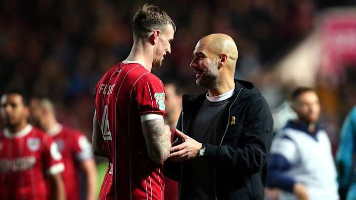 La surrealista petición de un jugador del Bristol a Guardiola tras su partido en Copa de la Liga