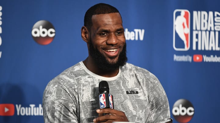 The Case For LeBron to Back Out of His Deal With the Lakers