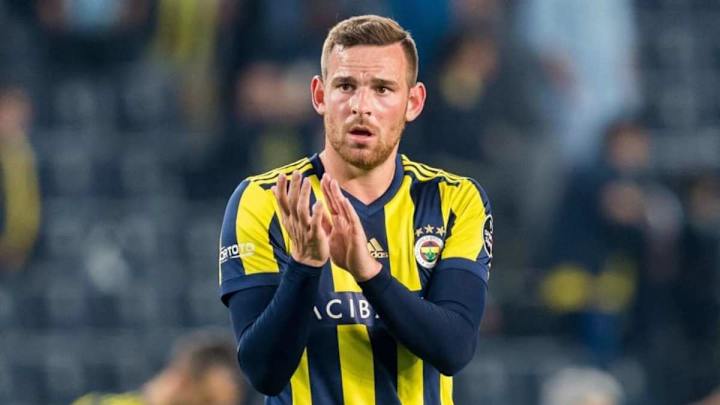 New Fenerbahce Boss Phillip Cocu Looking to Renew Loan Deal for Spurs Striker Vincent Janssen