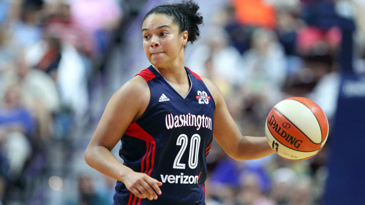Mystics' Kristi Toliver Calls Out Airplane Neighbor For Racist Text Mystics' Kristi Toliver Calls Out Airplane Neighbor For Racist Text