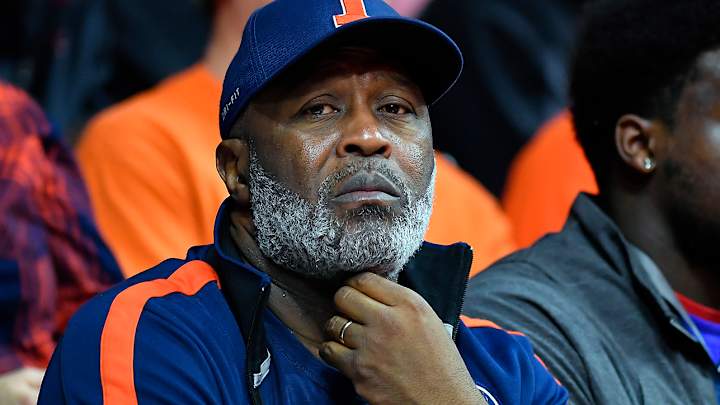 Illinois Will Give Out Lovie Smith Replica Beards to Students
