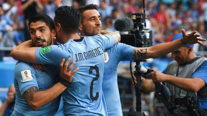 Uruguay 1-0 Saudi Arabia: La Celeste Book Last 16 Spot as Luis Suárez Pounces on Saudi Mistake