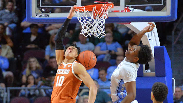 Texas Upsets No. 7 North Carolina Behind Career Night for Kerwin Roach II