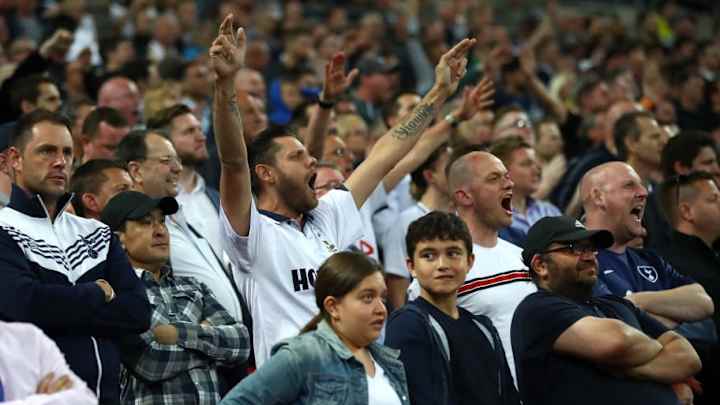 Tottenham Fans Jump on New Balance's Sadio Mane Tweet After Player of the Month Announcement