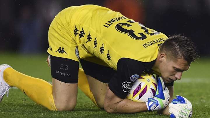 TAMBIÉN HAY MEMES | El insólito gol de Banfield que ya recorre el mundo