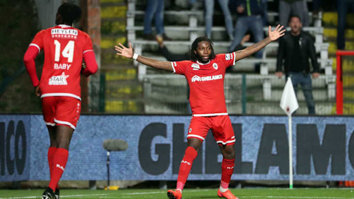 Dieumerci Mbokani Regrets Turning Down Liverpool & Claims He Could've Been New Drogba