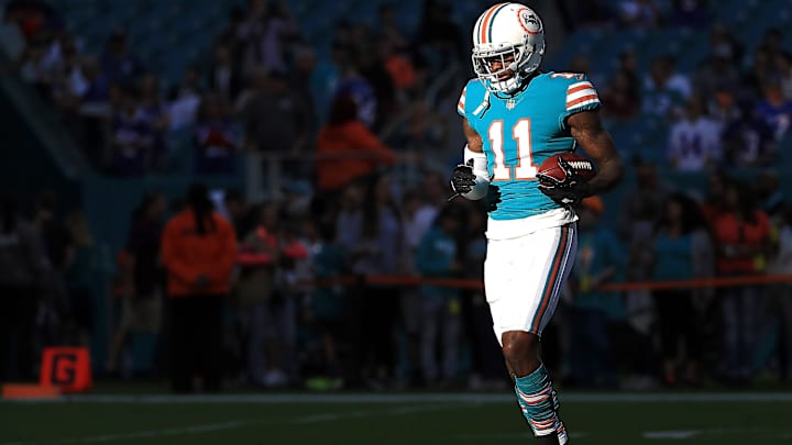 DeVante Parker's Agent Calls Out Dolphins Coach Adam Gase After Wideout Was Inactive in Loss DeVante Parker's Agent Calls Out Dolphins Coach Adam Gase After Wideout Was Inactive in Loss