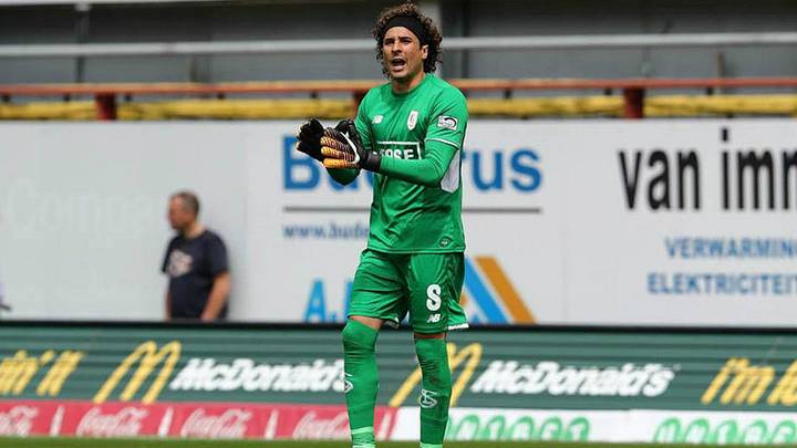 CRACK | Memo Ochoa se lució con gran atajada en los playoffs de la Jupiler League CRACK | Memo Ochoa se lució con gran atajada en los playoffs de la Jupiler League