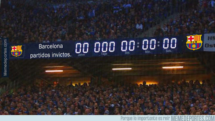 Los mejores 'memes' del fin del invicto del Barça, el final de la Premier y más