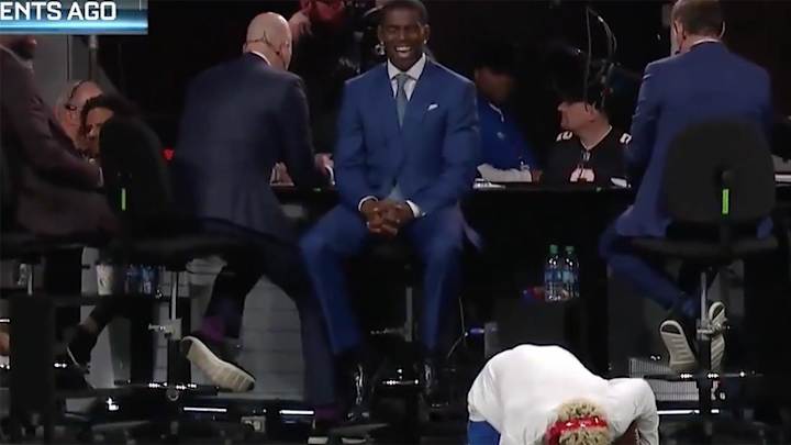 Watch: Odell Beckham Jr. Greets Randy Moss by Imitating Infamous Mooning Moment