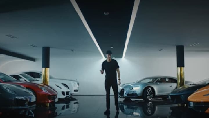 REVELADO | El nuevo cochazo de CR7 que suma a su garaje de superdeportivos REVELADO | El nuevo cochazo de CR7 que suma a su garaje de superdeportivos