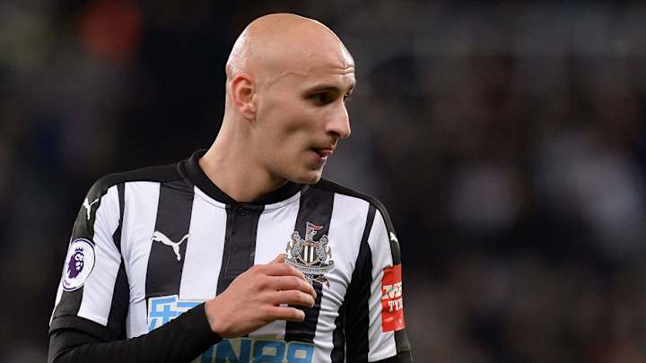 Toon Fans Rip into Shelvey After Woeful Performance & Benitez Handshake Snub During Swans Draw Toon Fans Rip into Shelvey After Woeful Performance & Benitez Handshake Snub During Swans Draw