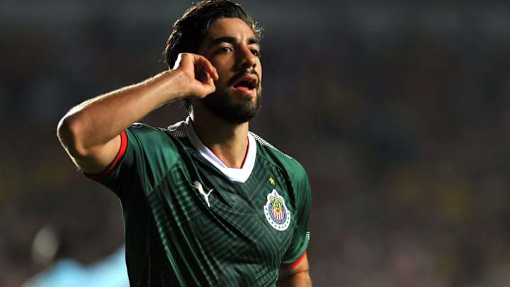 CAREROS | La exagerada cifra de la carta de Pizarro que impediría que vaya al fútbol de Europa