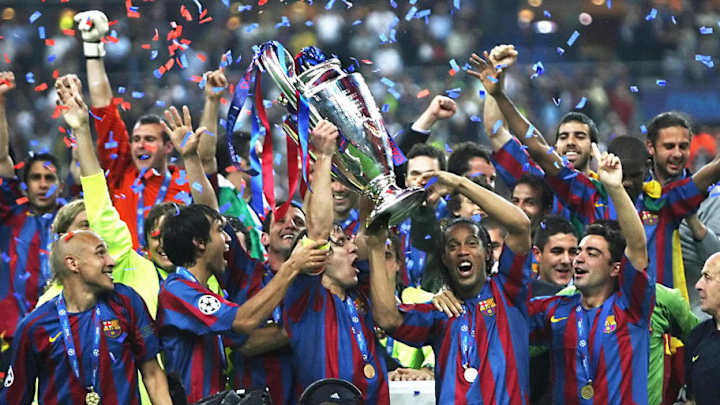 SE VAN CAYENDO | El exjugador del FC Barcelona 2006 que anunció su retiro del fútbol