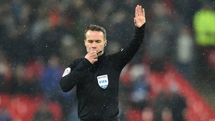 Twitter Reacts to Referee Using White Spray on Snow-Covered Pitch During Spurs FA Cup Win