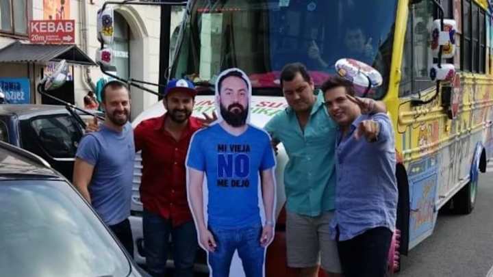 INGENIO MEXICANO | Su esposa no lo dejó ir al mundial y sus amigos lo 'llevaron' a la fuerza