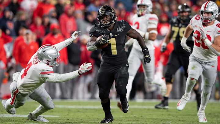 Ohio State Falls Nine Spots, Washington State Jumps to No. 14 in AP Poll Ohio State Falls Nine Spots, Washington State Jumps to No. 14 in AP Poll