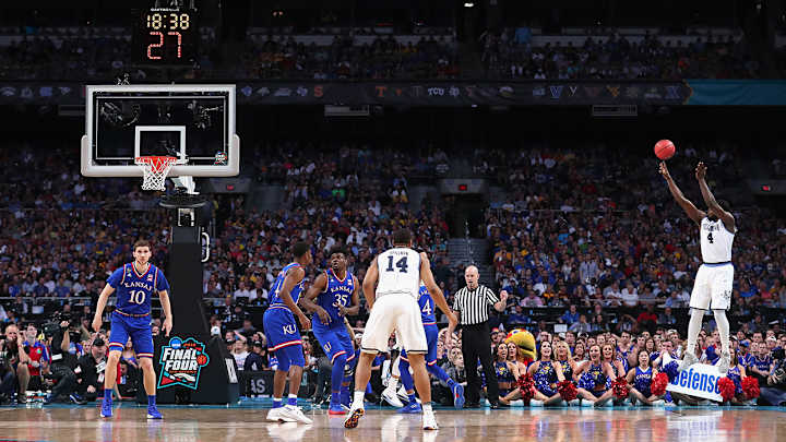 Villanova Dominates Kansas With 3-Point Barrage to Move on to National Championship Villanova Dominates Kansas With 3-Point Barrage to Move on to National Championship