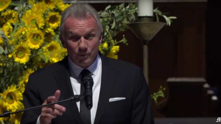 Watch: Joe Montana and Other 49ers Legends Reflect on Dwight Clark at Memorial Service