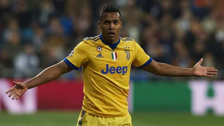 Man Utd Prioritising Other Targets as Proposed Move for Alex Sandro Takes a Back Seat