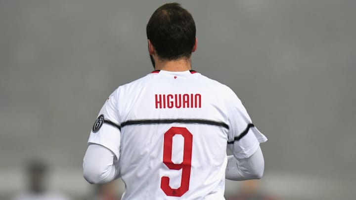 Milan y Chelsea podrían hacer un intercambio que incluye a Gonzalo Higuaín