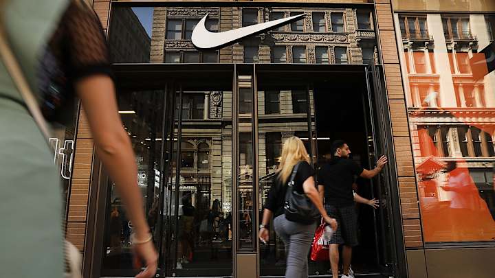 Nike HyperAdapt Self-Lacing Shoes to Be Available at Cheaper Price, in More Quantity