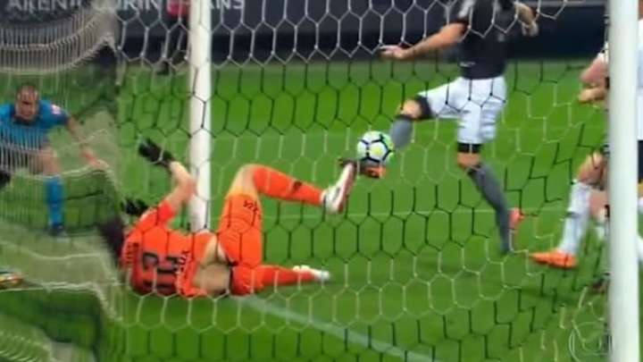 LA ATAJADA DEL AÑO | Mira la jugada imposible que ocurrió en Brasil LA ATAJADA DEL AÑO | Mira la jugada imposible que ocurrió en Brasil