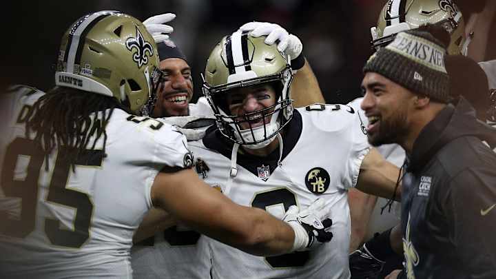 Sports World Pays Respect to Drew Brees for Breaking All-Time Passing Yards Record Sports World Pays Respect to Drew Brees for Breaking All-Time Passing Yards Record