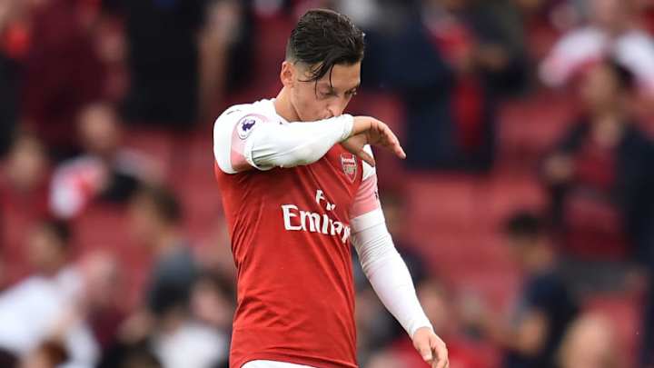 Report Claims Arsenal's Özil Had Training Ground Bust Up With Emery Before Being Dropped From Team