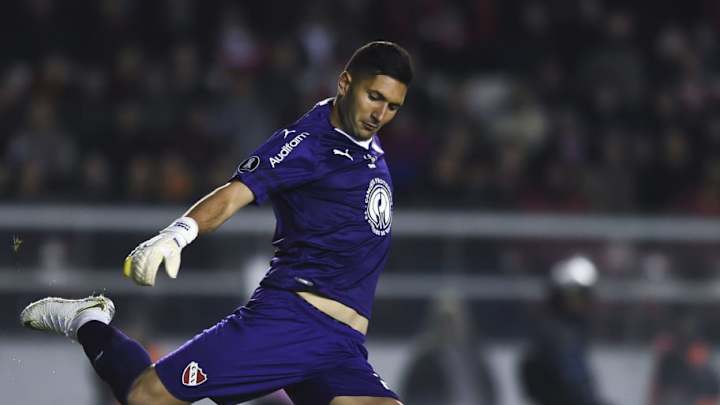 Los mejores memes tras el 3-0 de Independiente con el "hat-trick" de su arquero Campaña