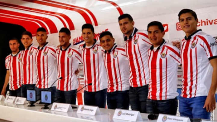 Así serían las alineaciones de Chivas en Liga y Copa con los nuevos refuerzos Así serían las alineaciones de Chivas en Liga y Copa con los nuevos refuerzos